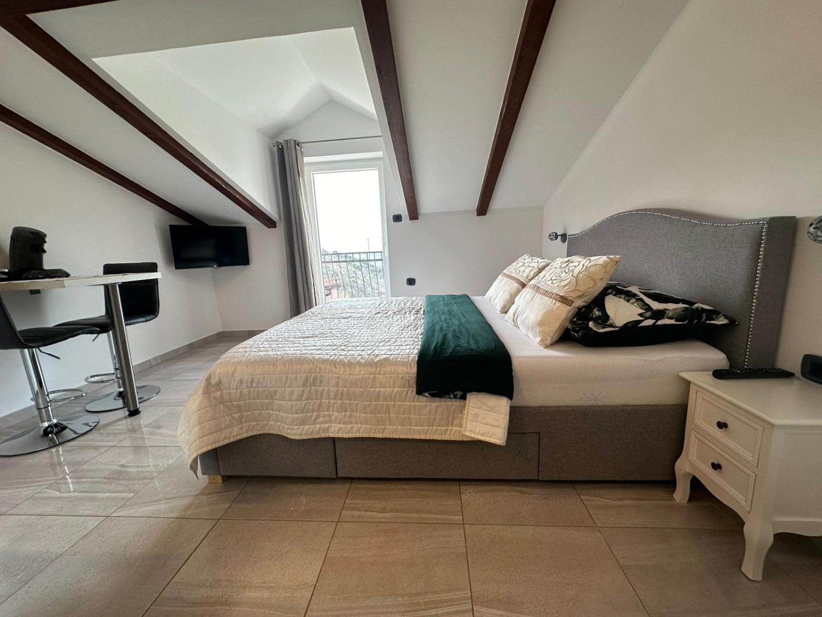 Apartments Prpic 1,Senj Сен Екстериор снимка
