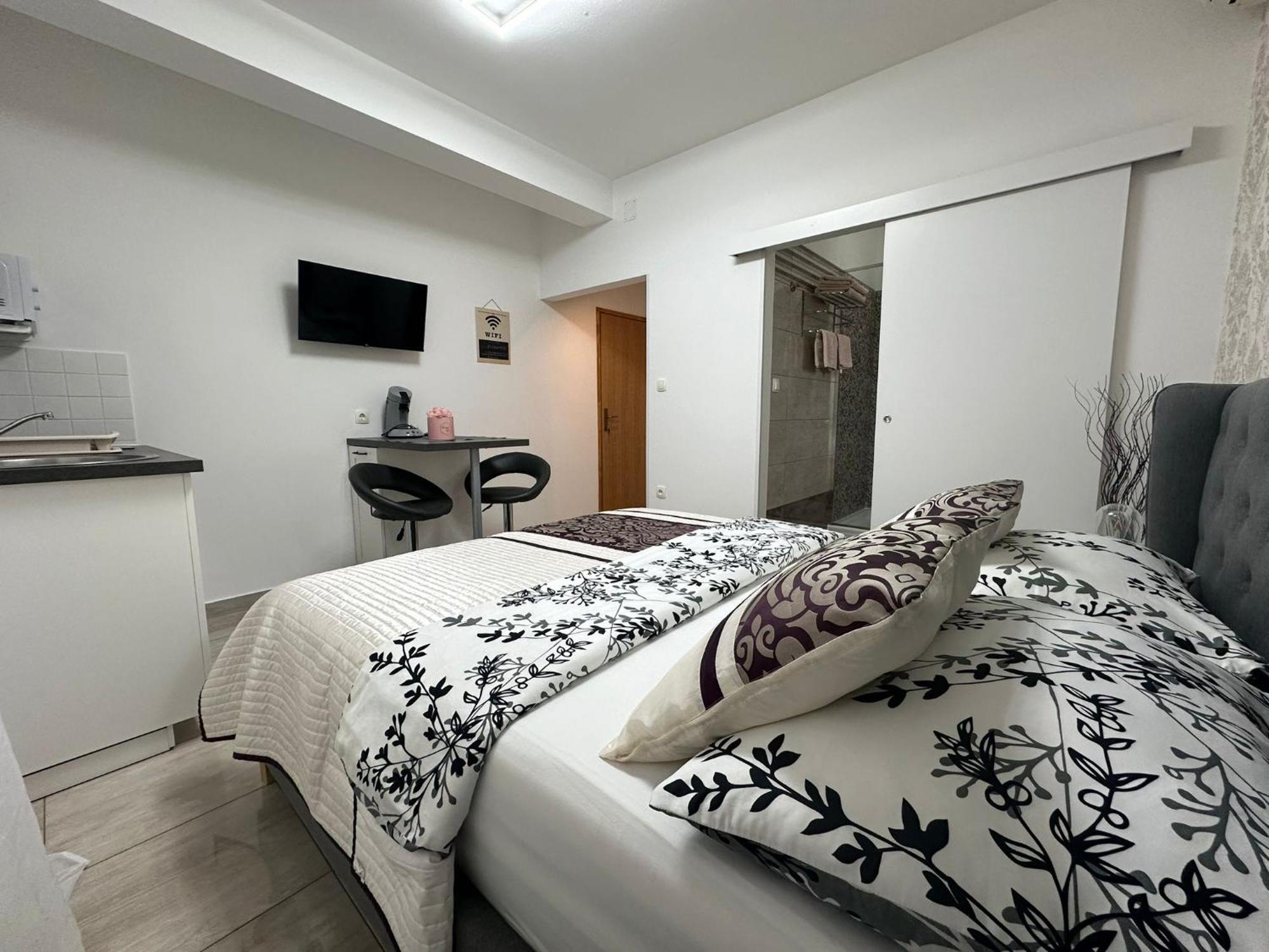 Apartments Prpic 1,Senj Сен Екстериор снимка