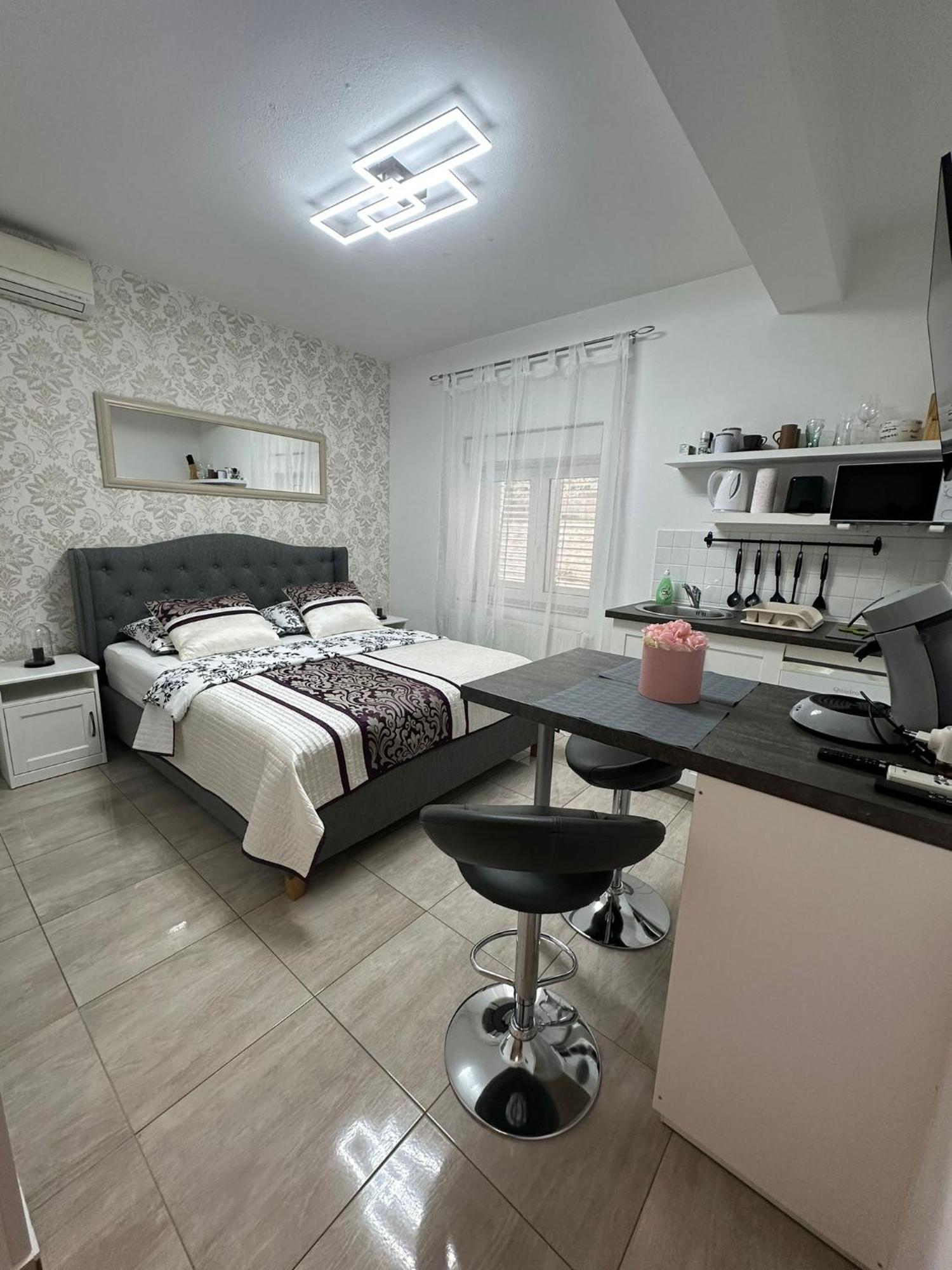 Apartments Prpic 1,Senj Сен Екстериор снимка