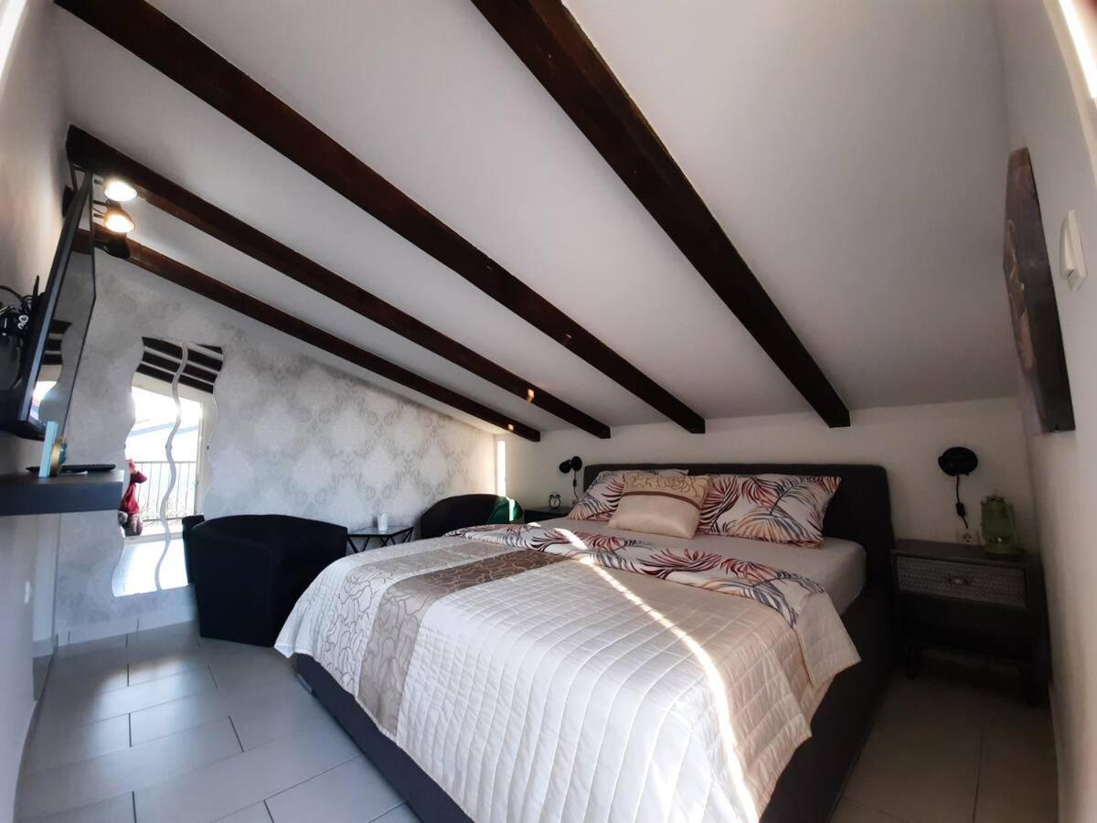 Apartments Prpic 1,Senj Сен Екстериор снимка