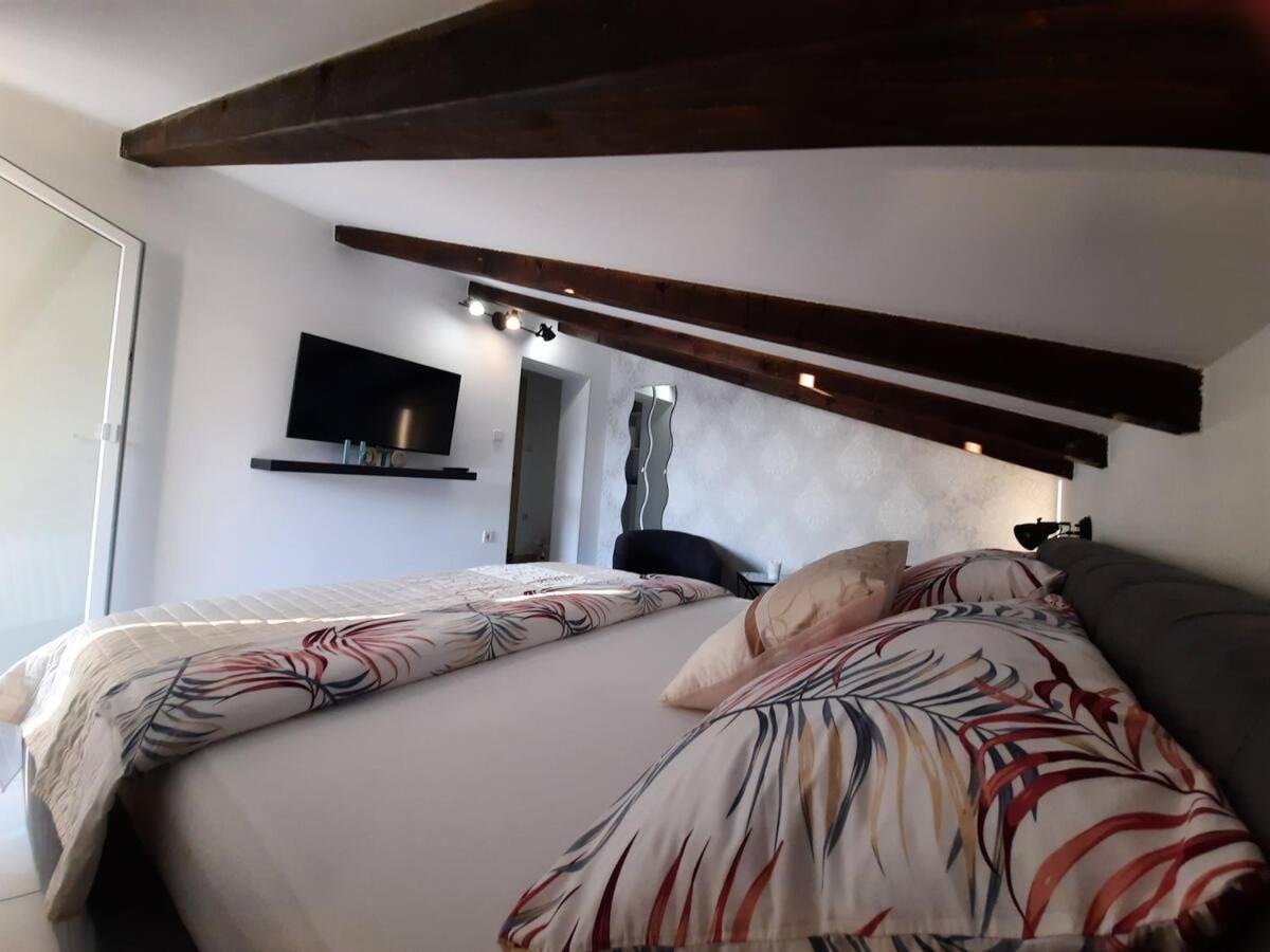 Apartments Prpic 1,Senj Сен Екстериор снимка