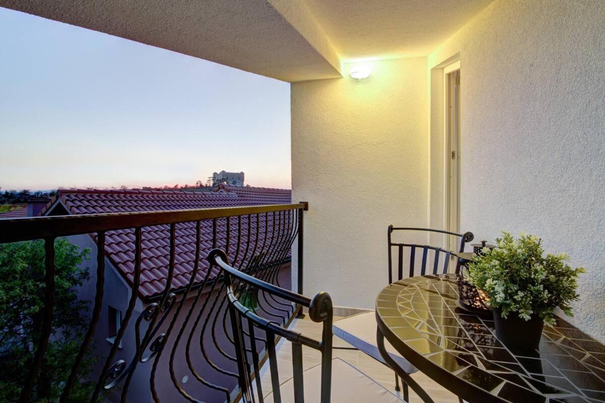 Apartments Prpic 1,Senj Сен Екстериор снимка