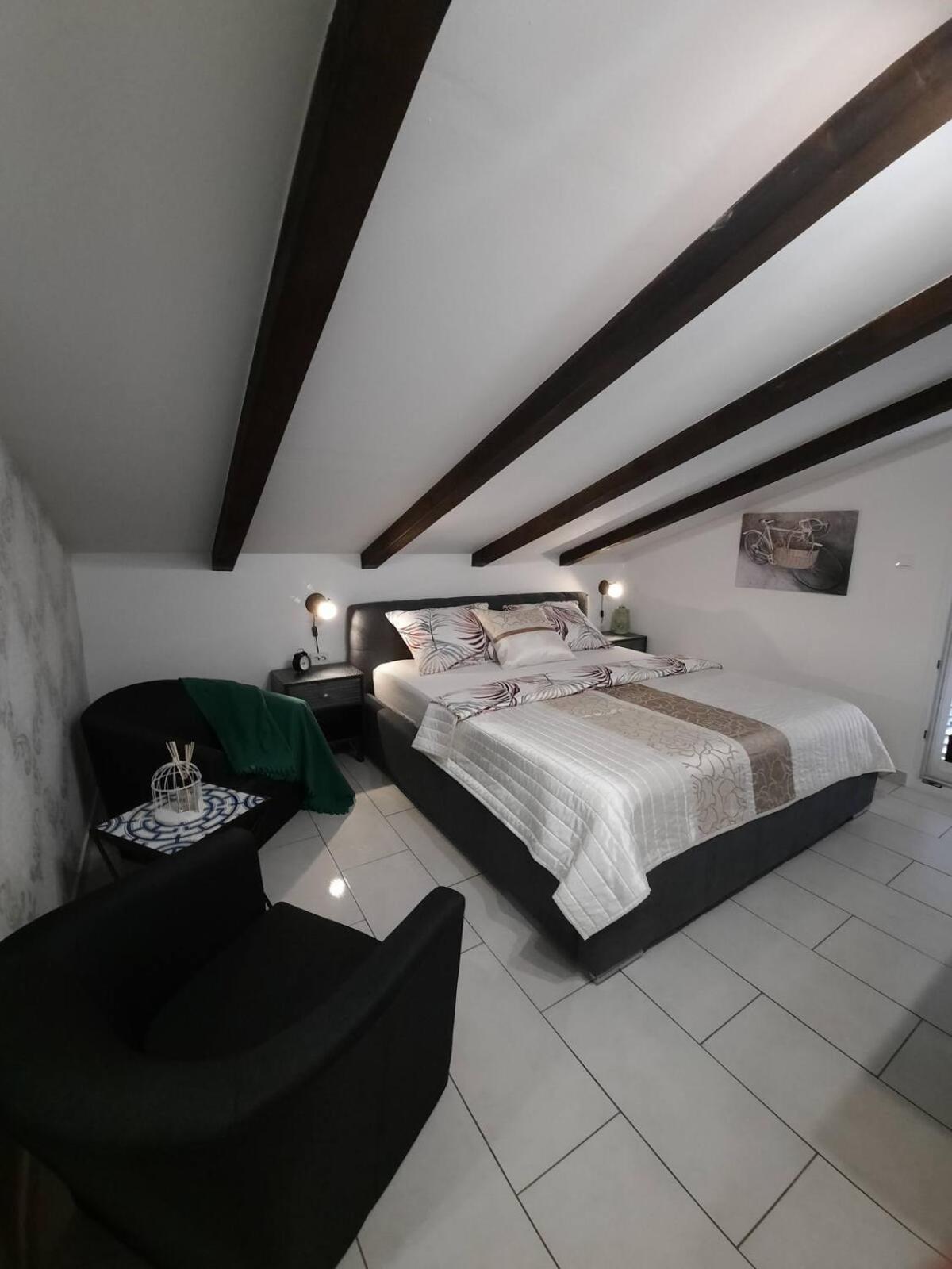 Apartments Prpic 1,Senj Сен Екстериор снимка