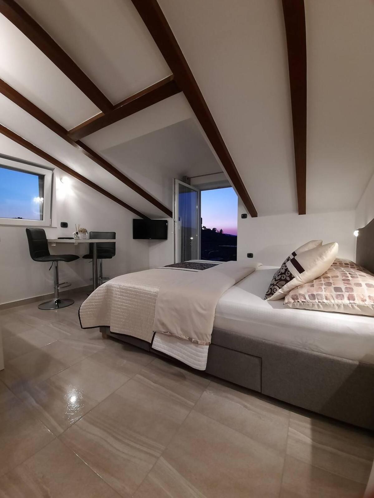 Apartments Prpic 1,Senj Сен Екстериор снимка