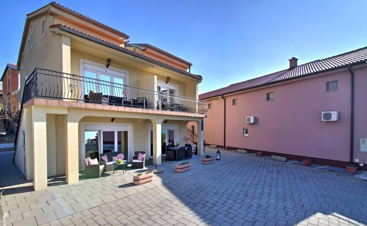 Apartments Prpic 1,Senj Сен Екстериор снимка