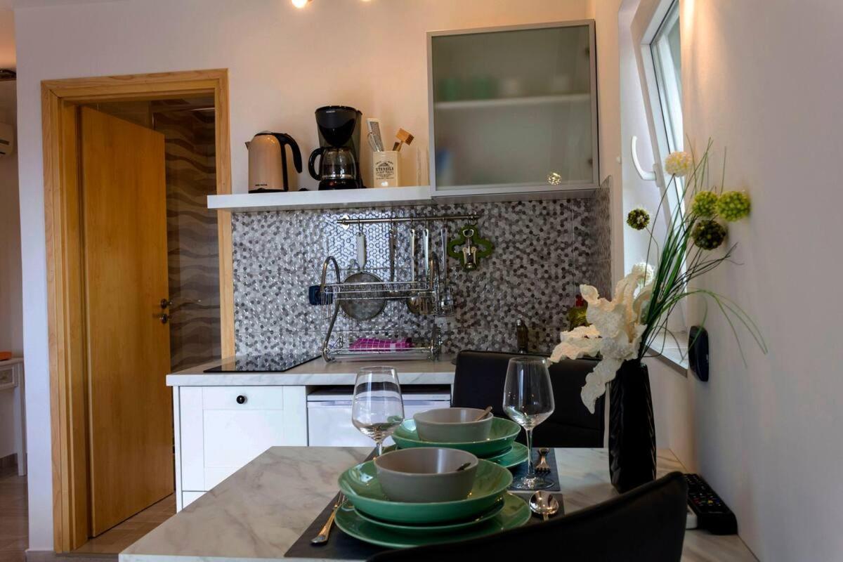 Apartments Prpic 1,Senj Сен Екстериор снимка