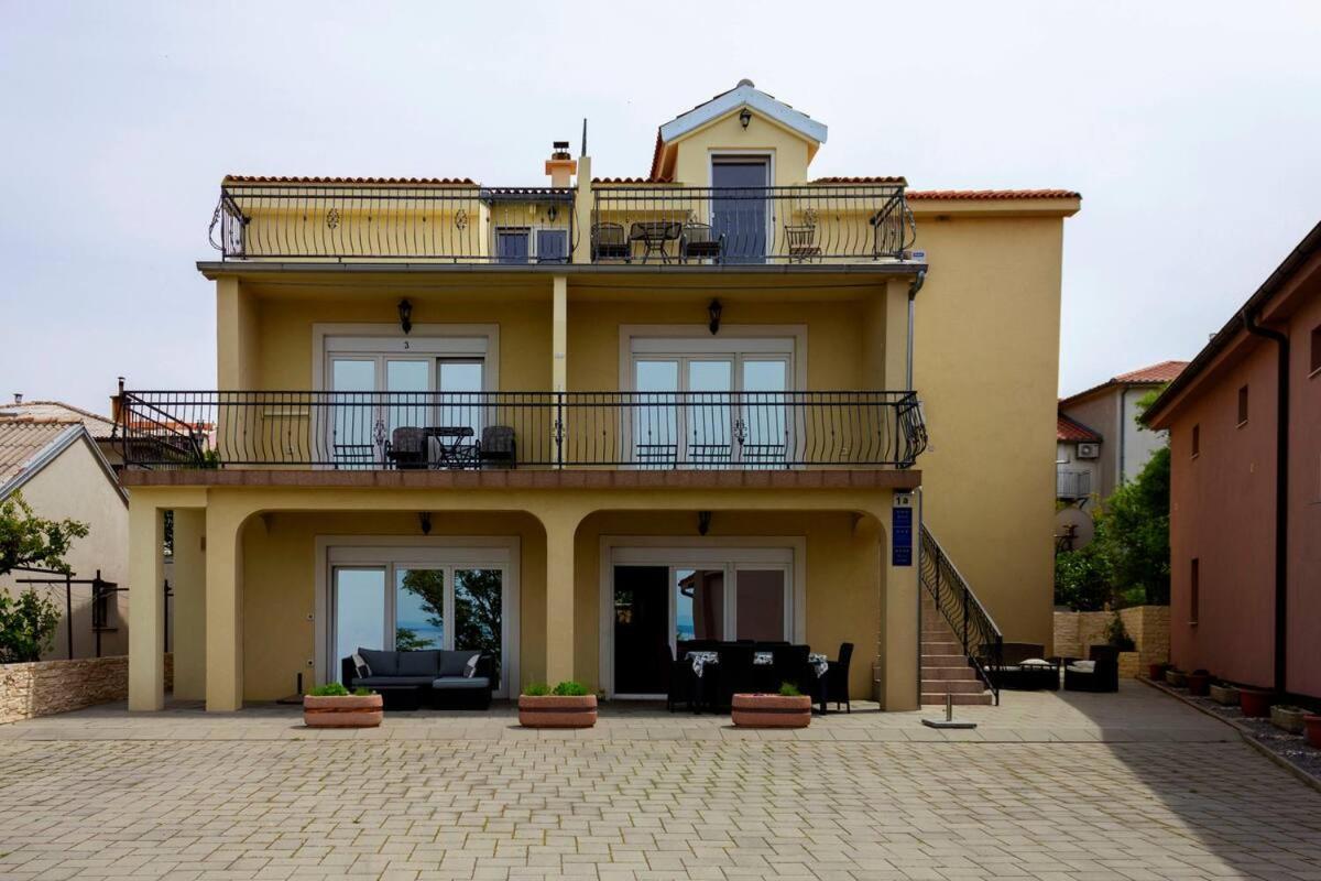 Apartments Prpic 1,Senj Сен Екстериор снимка