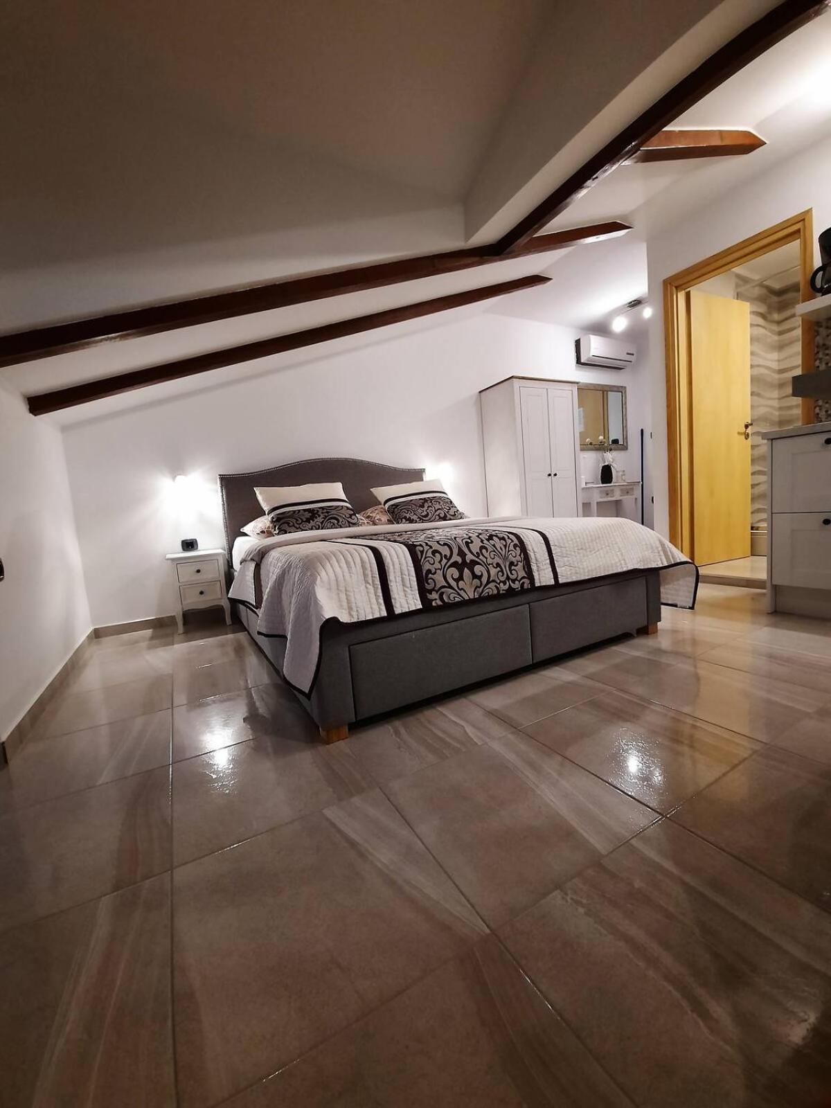 Apartments Prpic 1,Senj Сен Екстериор снимка